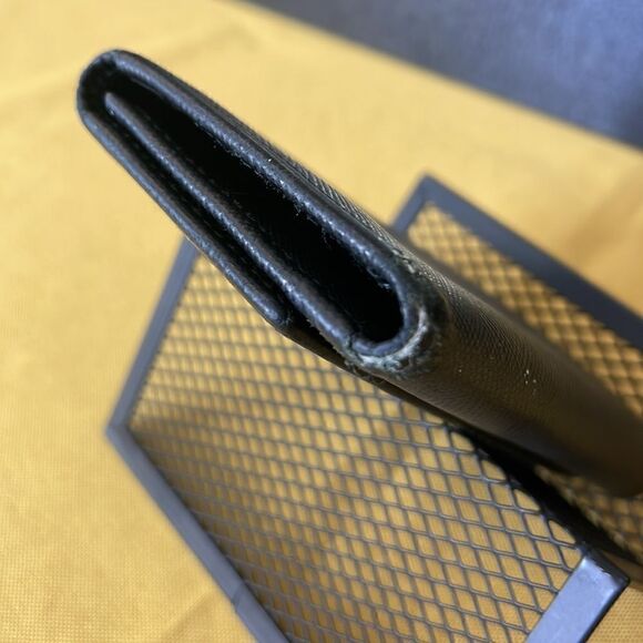 PRADA  Saffiano Black Leather 6 Key Holder. - Picture 3 of 12